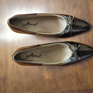 Women's Annie Gold Size 9m Pumps